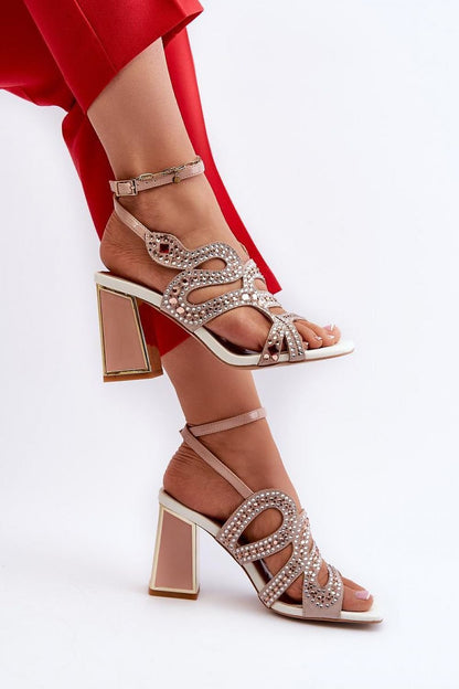 Heel sandals Step in style